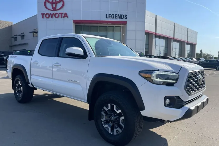 2023 Toyota Tacoma TRD Off-Road photo 1