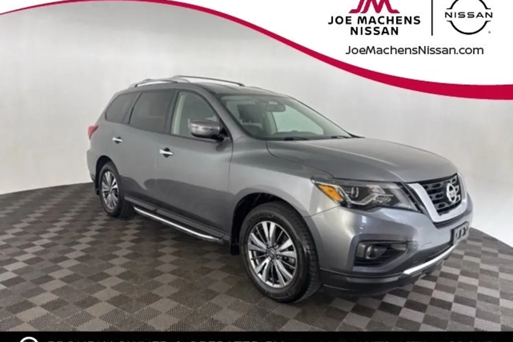 2020 Nissan Pathfinder SV photo 1