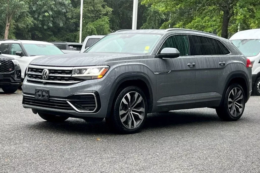 2022 Volkswagen Atlas Cross Sport V6 SEL Premium R-Line photo 1