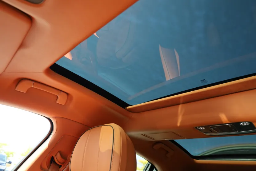 2022 Bentley Flying Spur V8 photo 1