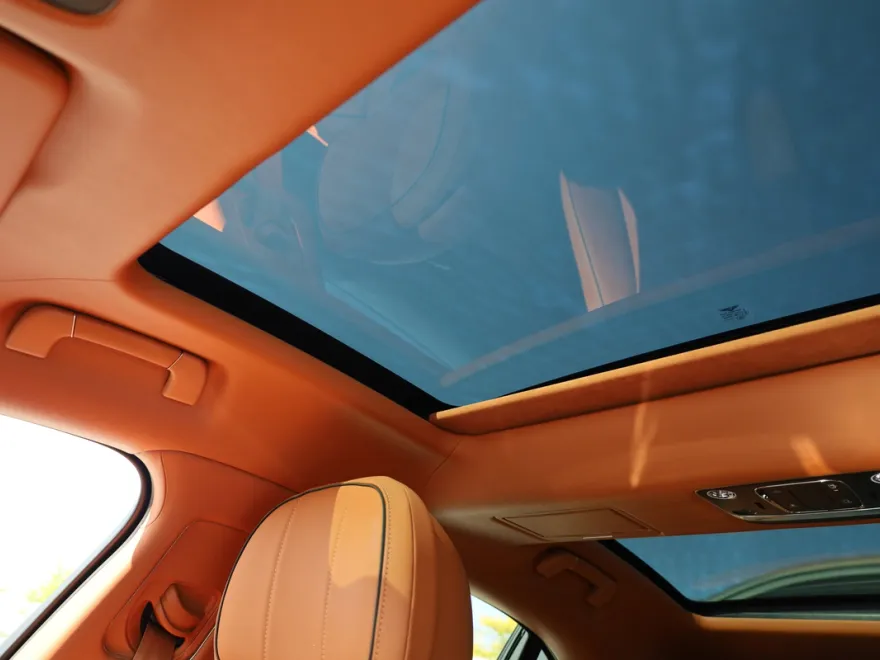 2022 Bentley Flying Spur V8 photo 1