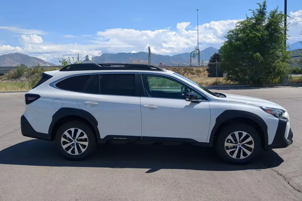 2025 Subaru Outback Premium photo 1
