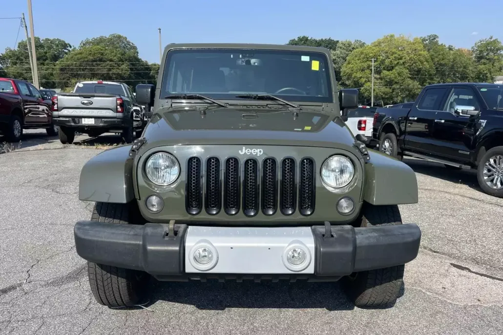 2015 Jeep Wrangler Unlimited Sahara photo 1
