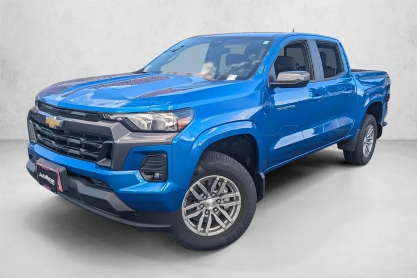 2024 Chevrolet Colorado LT photo 1