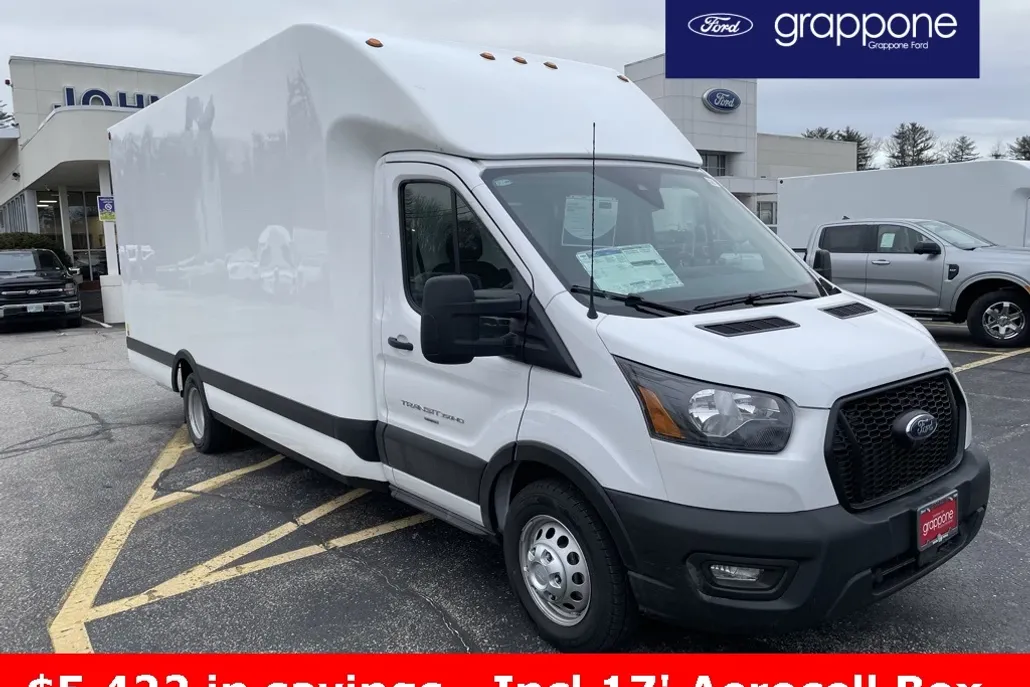 2024 Ford Transit Cutaway photo 1