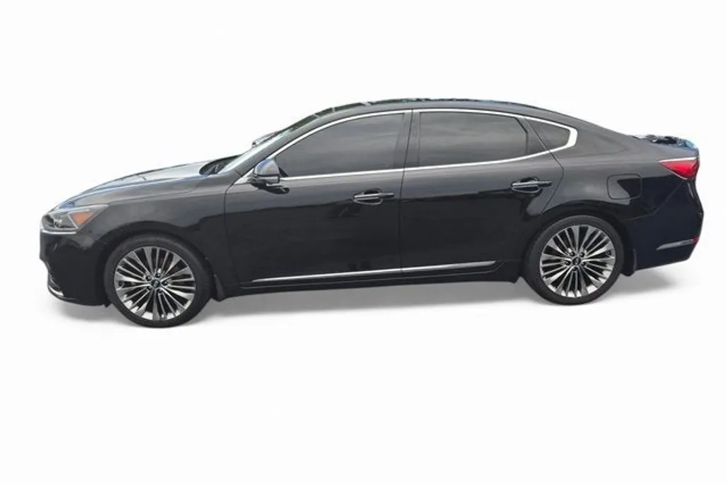 2019 Kia Cadenza Limited photo 1