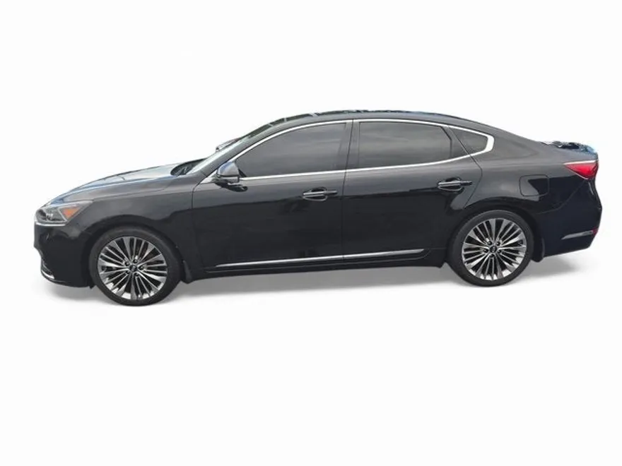 2019 Kia Cadenza Limited photo 1
