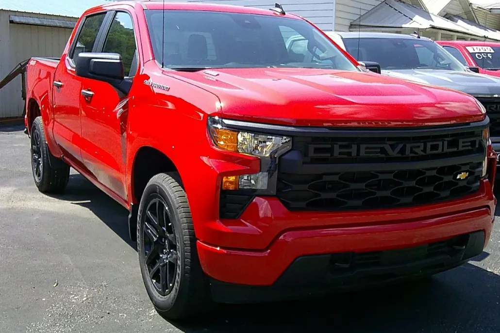 2025 Chevrolet Silverado 1500 Custom photo 1