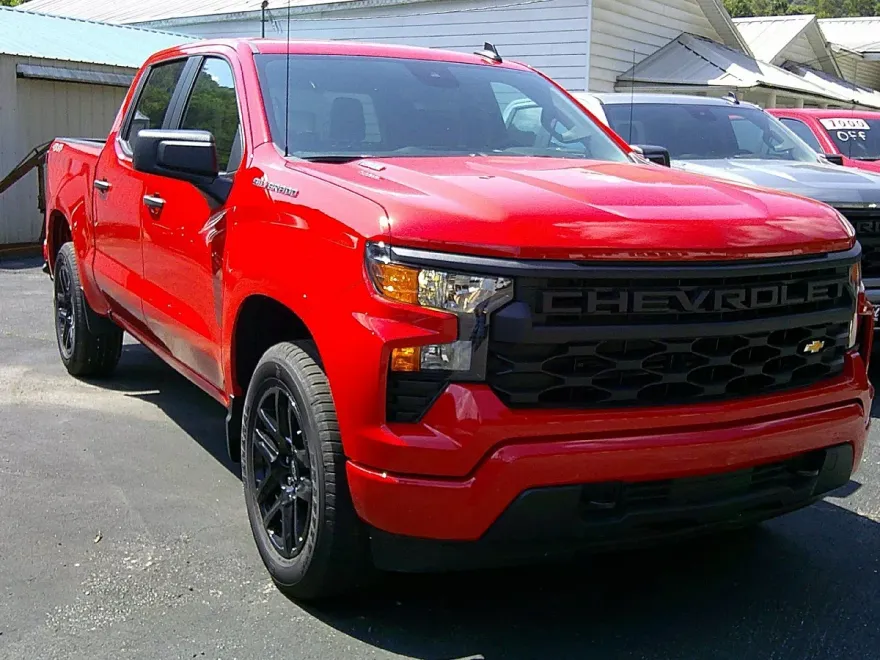 2025 Chevrolet Silverado 1500 Custom photo 1