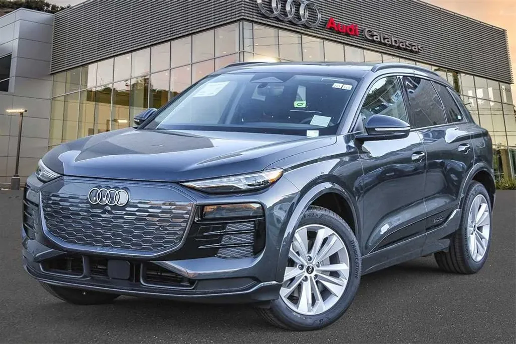 2025 Audi Q6 E-tron Premium photo 1