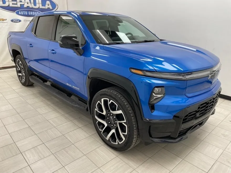 2025 Chevrolet Silverado EV RST photo 1