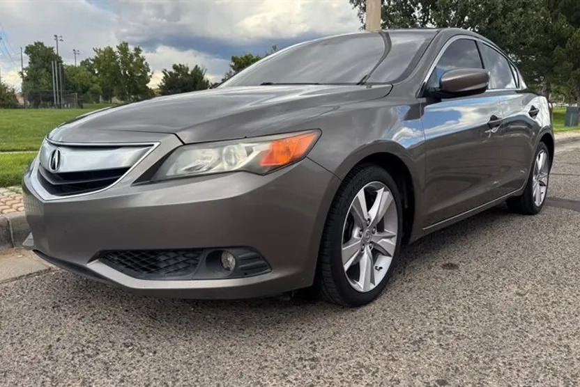 2013 Acura ILX 2.0L Premium photo 1