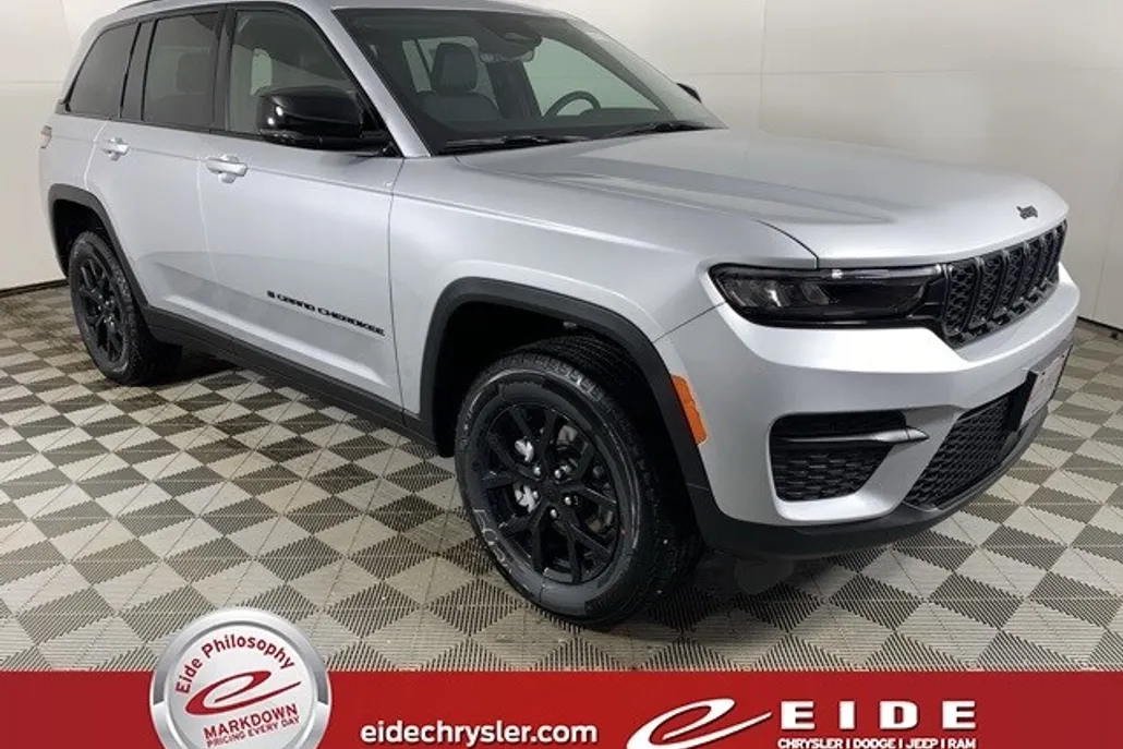 2025 Jeep Grand Cherokee Altitude photo 1
