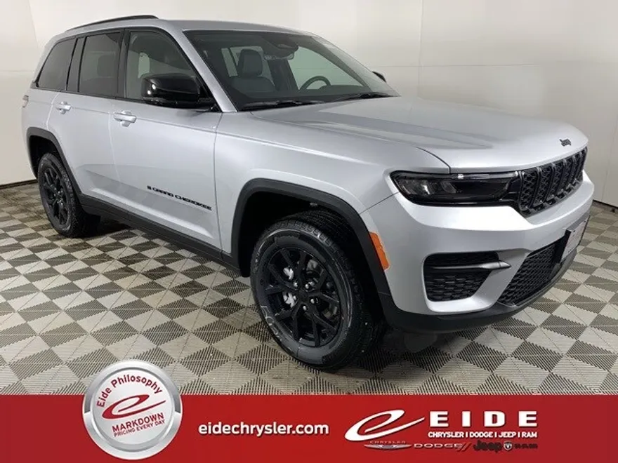 2025 Jeep Grand Cherokee Altitude photo 1