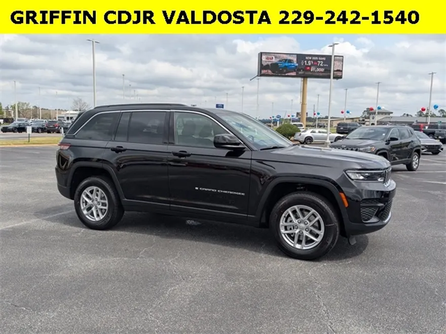 2025 Jeep Grand Cherokee Laredo X photo 1