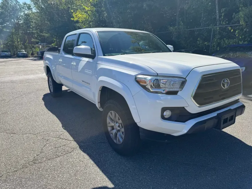 2017 Toyota Tacoma SR5 TRD Sport photo 1