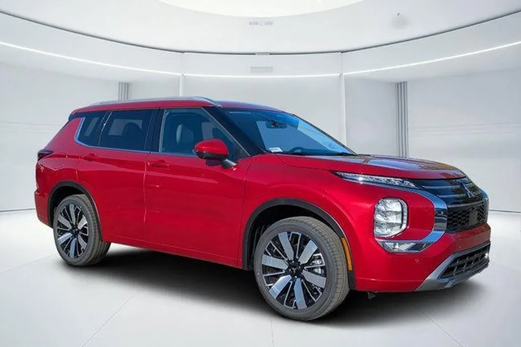 2025 Mitsubishi Outlander SEL photo 1