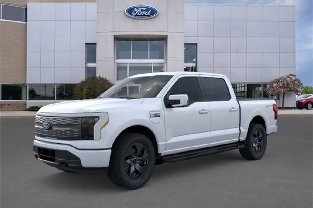 2025 Ford F-150 Lightning Lariat photo 1