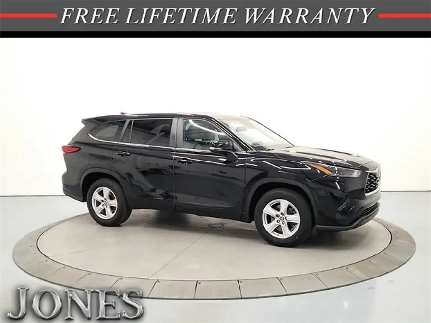 2023 Toyota Highlander L photo 1