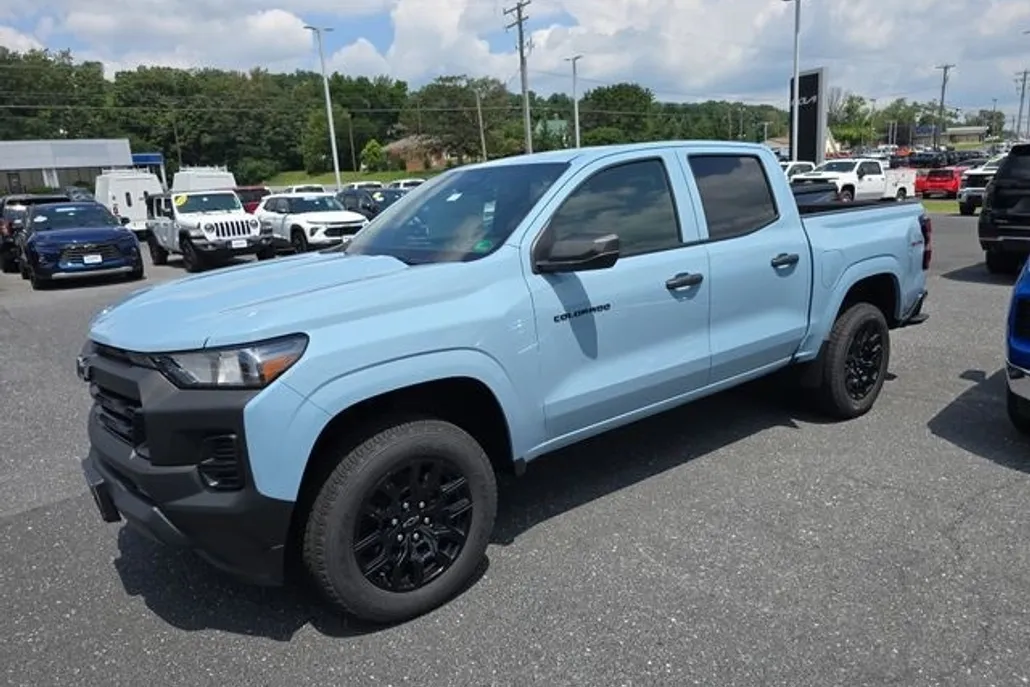2025 Chevrolet Colorado Work Truck photo 1