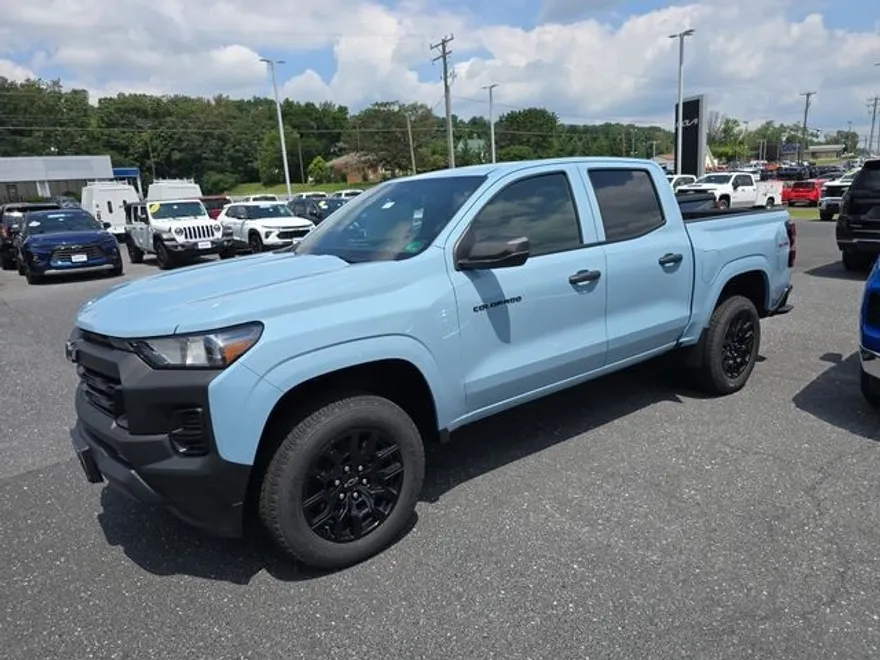2025 Chevrolet Colorado Work Truck photo 1
