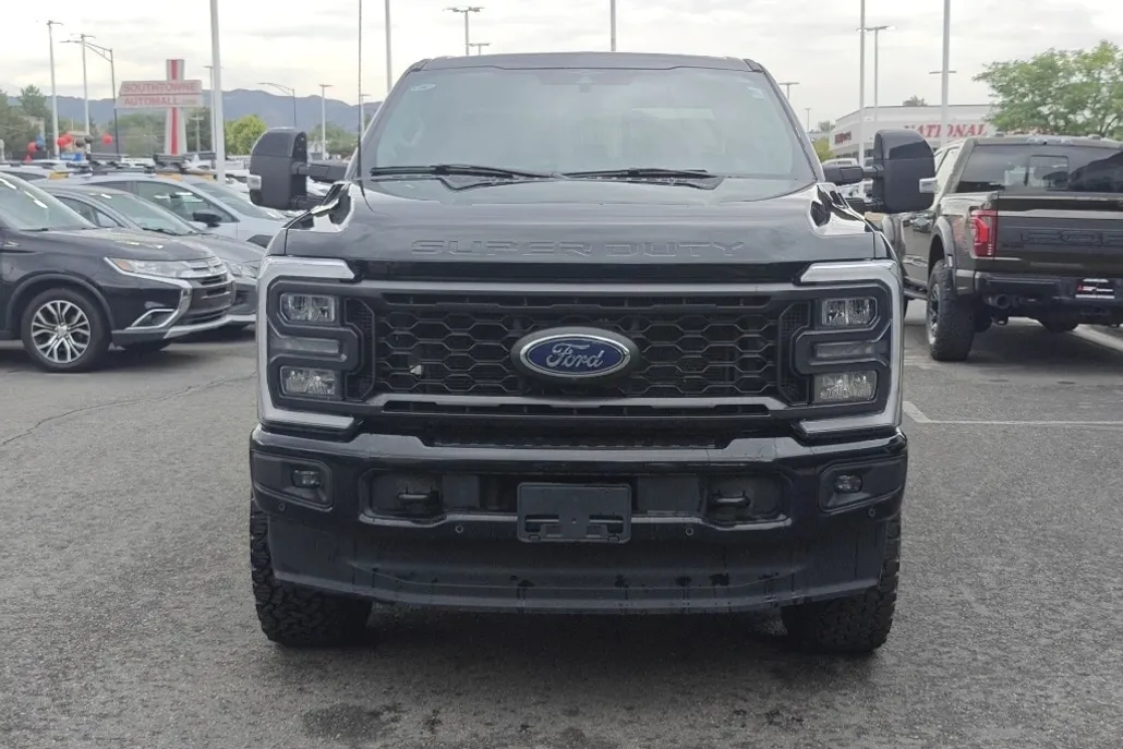 2023 Ford F-250 Lariat photo 1