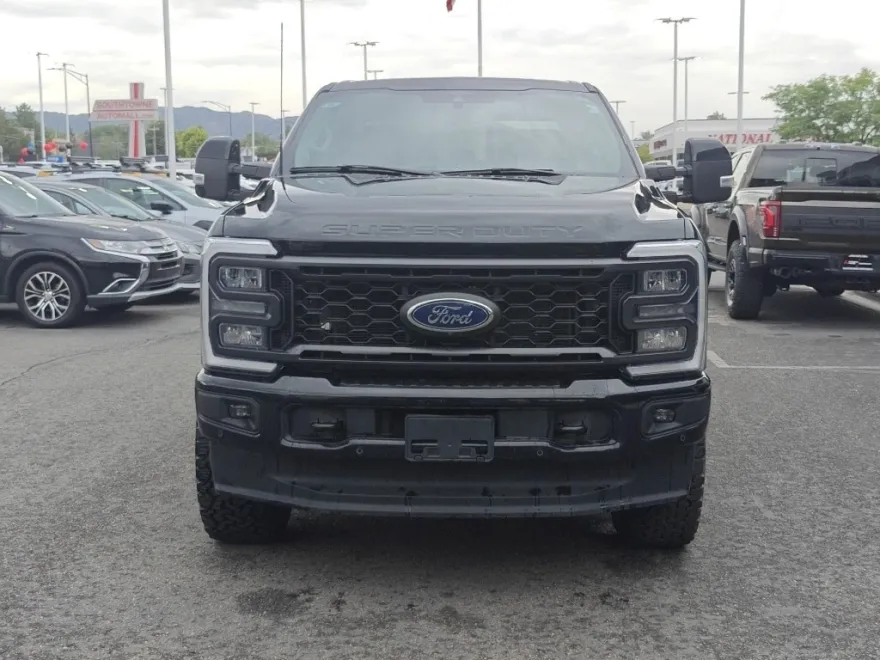 2023 Ford F-250 Lariat photo 1
