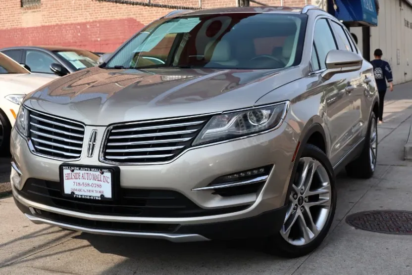 2015 Lincoln MKC Base photo 1