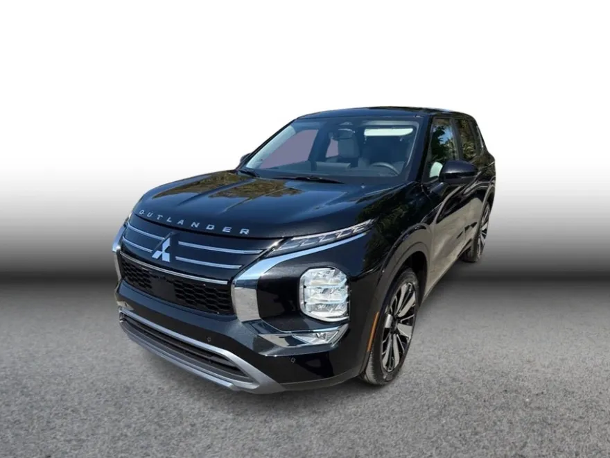 2025 Mitsubishi Outlander SE photo 1
