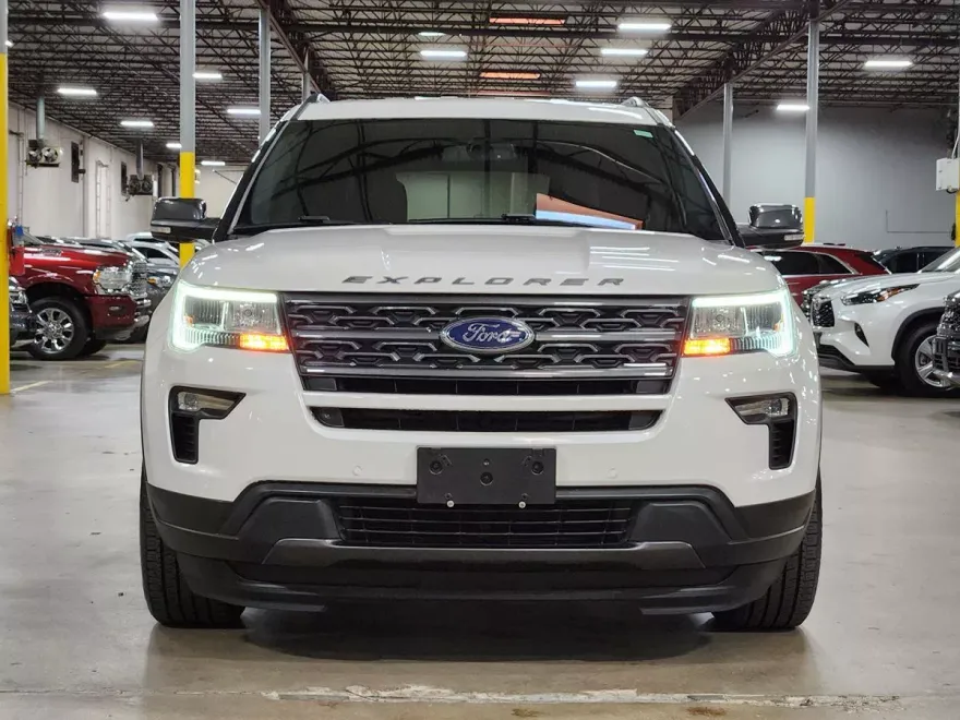 2019 Ford Explorer XLT photo 1