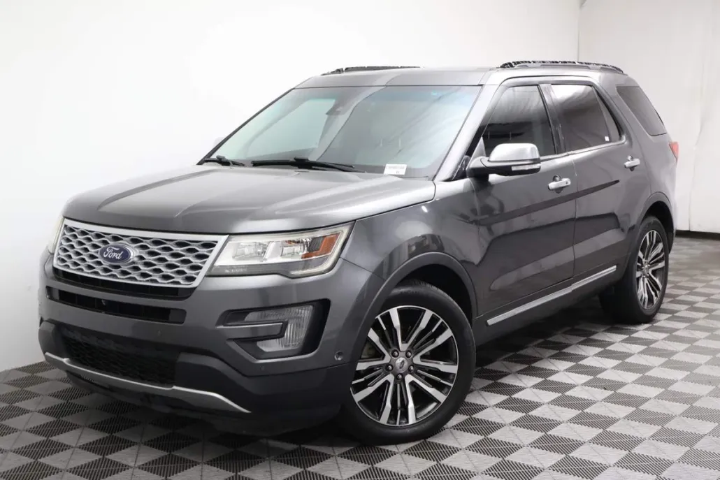 2017 Ford Explorer Platinum photo 1