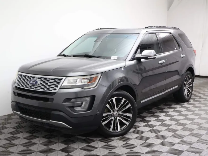 2017 Ford Explorer Platinum photo 1