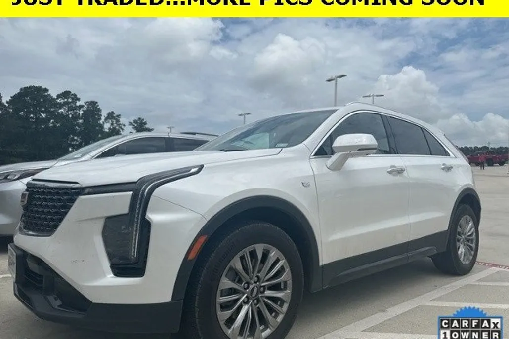 2024 Cadillac XT4 Premium Luxury photo 1