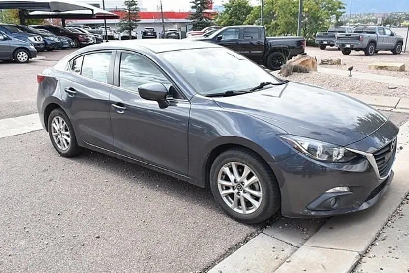 2016 Mazda Mazda3 Touring photo 1