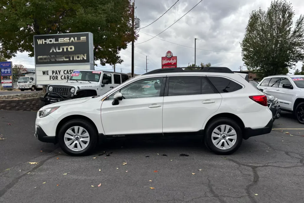 2018 Subaru Outback 2.5i Premium photo 1