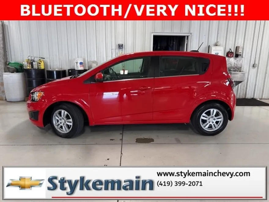2016 Chevrolet Sonic LT photo 1