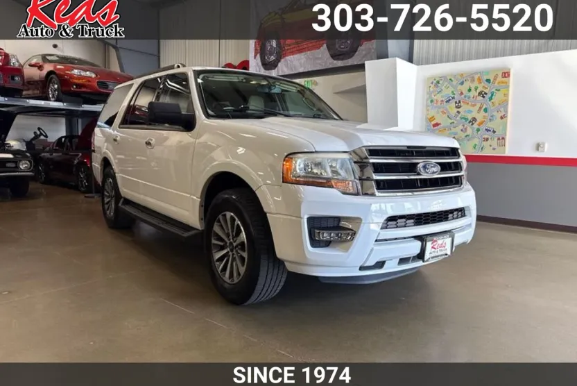 2017 Ford Expedition XLT photo 1