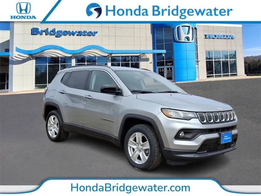 2022 Jeep Compass Latitude photo 1