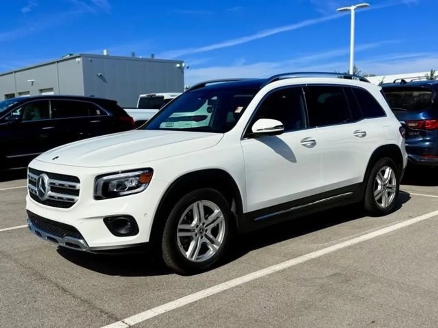 2022 Mercedes Benz GLB 250 photo 1