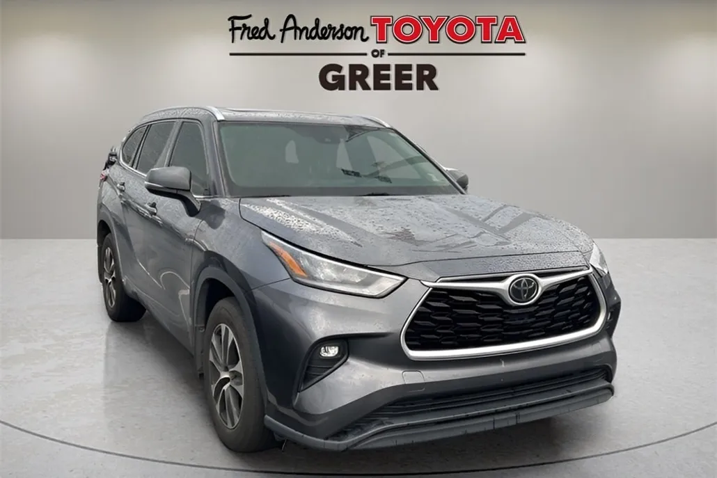 2020 Toyota Highlander XLE photo 1