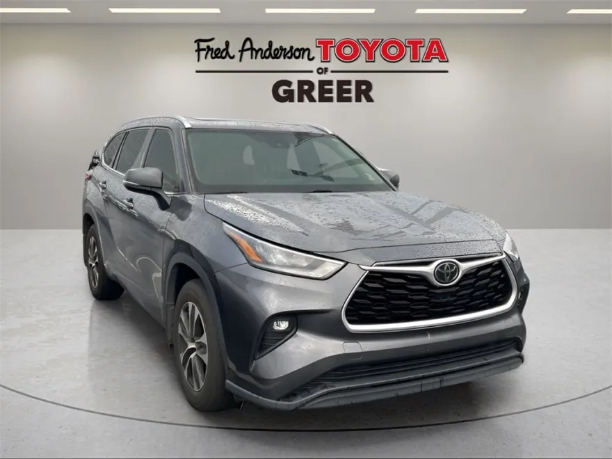 2020 Toyota Highlander XLE photo 1
