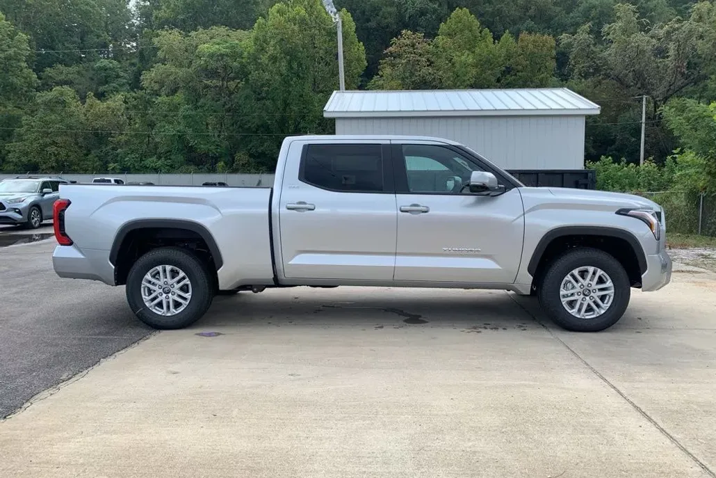 2026 Toyota Tundra SR5 CrewMax photo 1