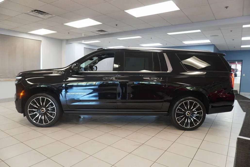 2026 Chevrolet Suburban High Country photo 1