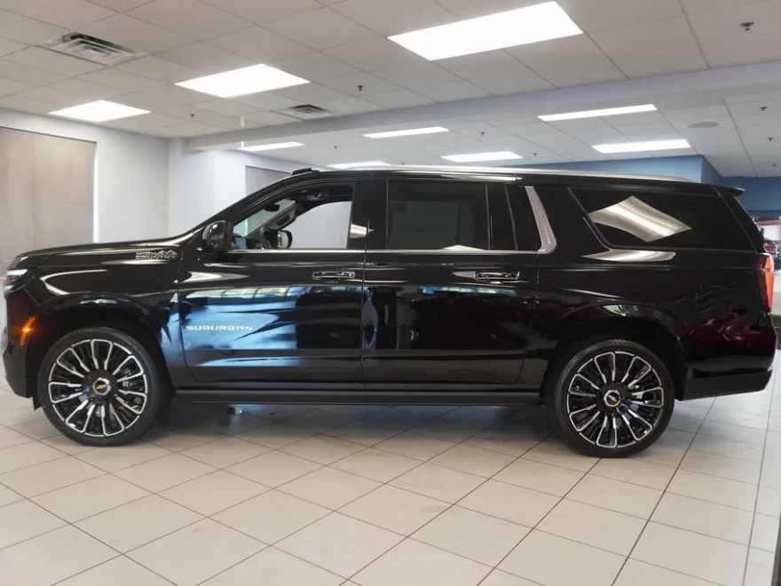 2026 Chevrolet Suburban High Country photo 1