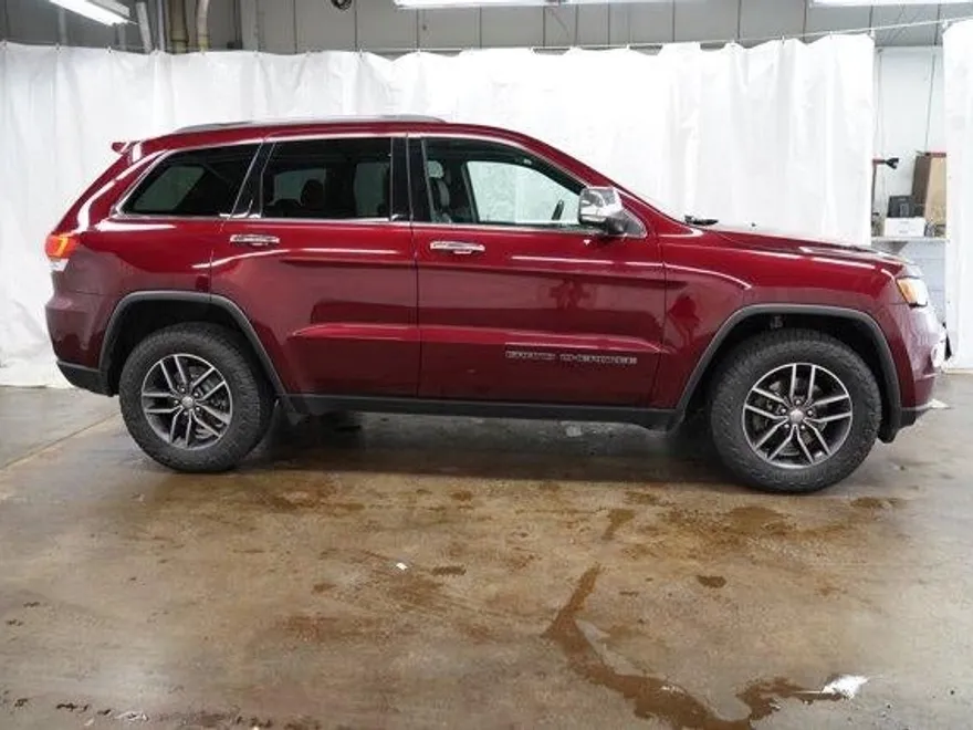 2017 Jeep Grand Cherokee Limited photo 1