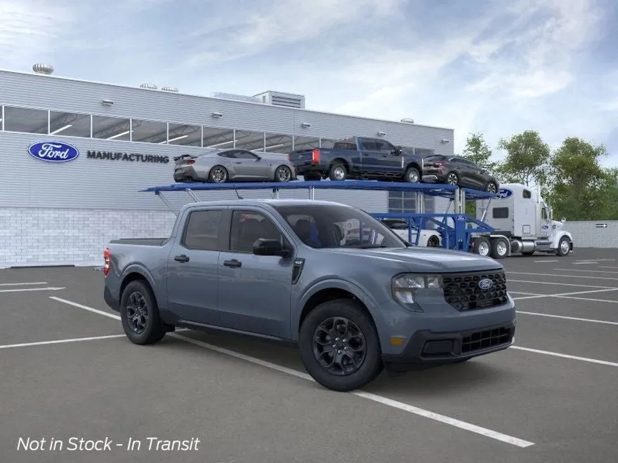 2025 Ford Maverick XLT photo 1