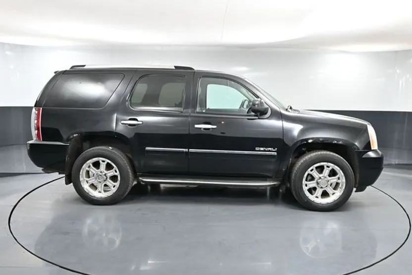2012 Gmc Yukon Denali photo 1