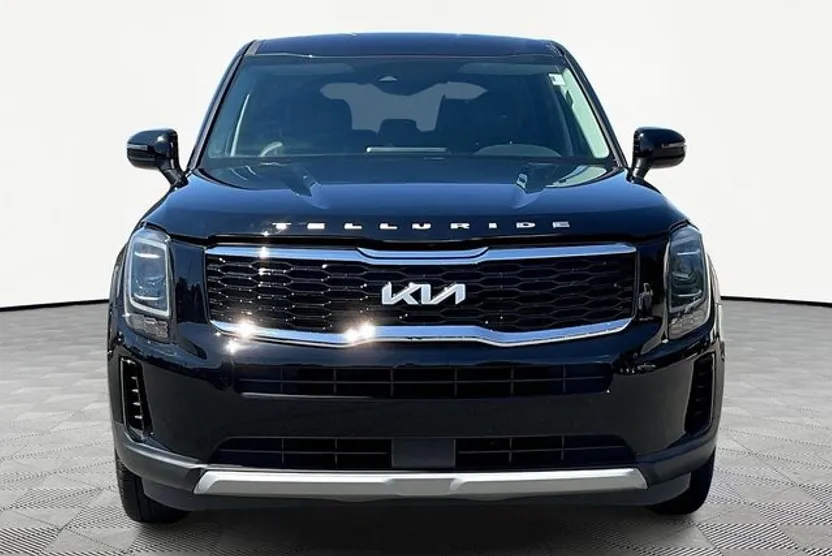 2022 Kia Telluride LX photo 1