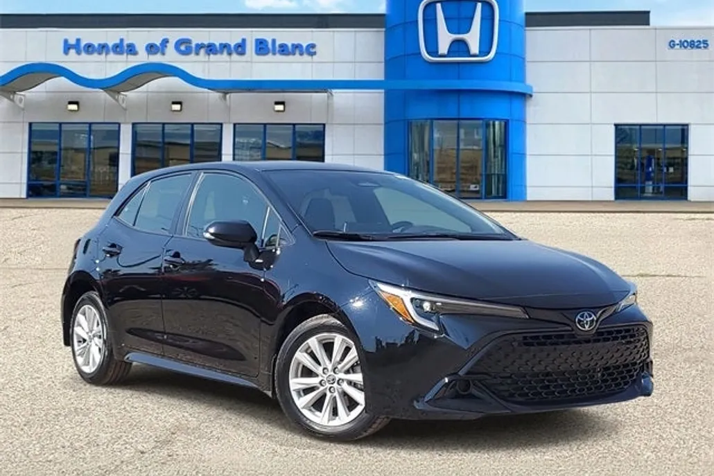 2023 Toyota Corolla SE photo 1