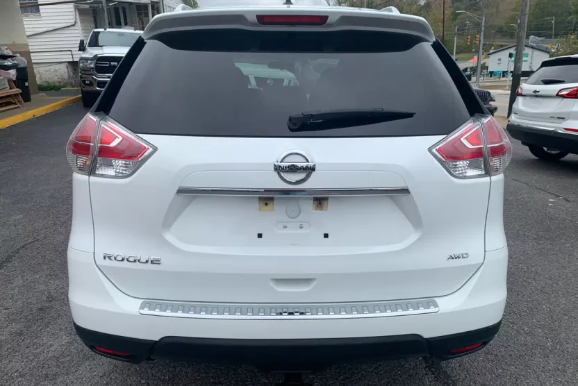 2016 Nissan Rogue S AWD photo 1